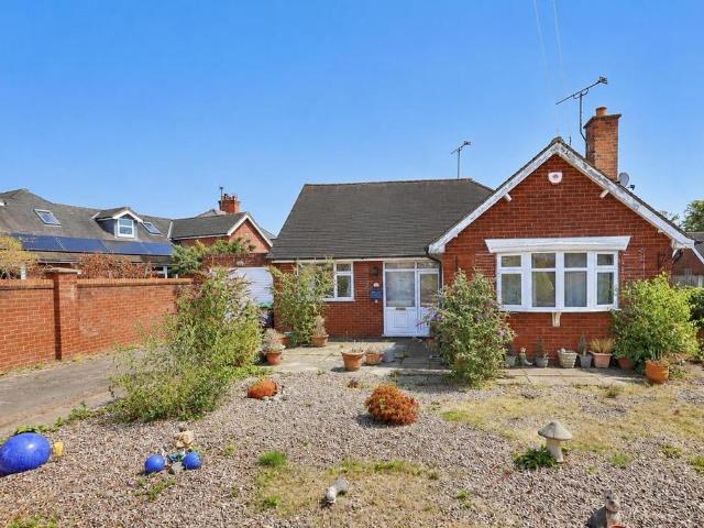 2 bedroom detached bungalow for sale