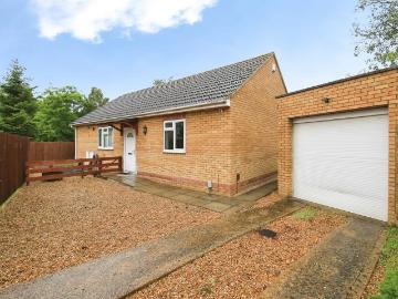 2 bedroom detached bungalow for sale