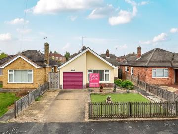 2 bedroom detached bungalow for sale