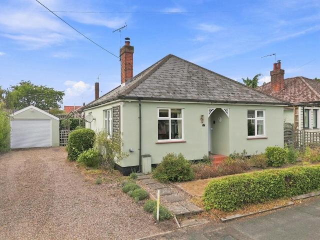 2 bedroom detached bungalow for sale