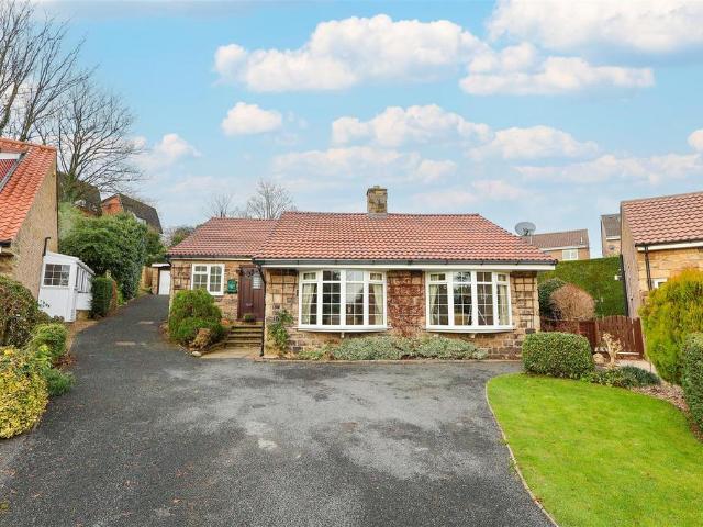2 bedroom detached bungalow for sale