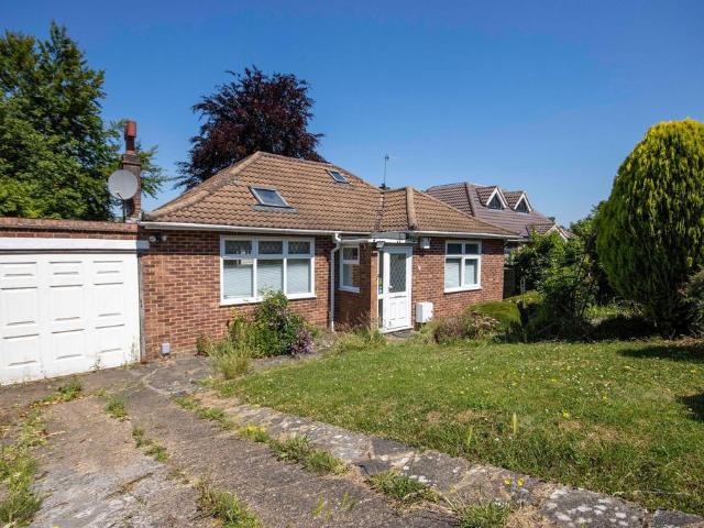 2 bedroom detached bungalow for sale