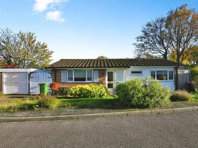2 bedroom detached bungalow for sale