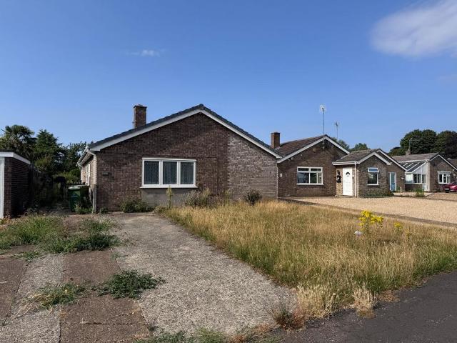 2 bedroom detached bungalow for sale