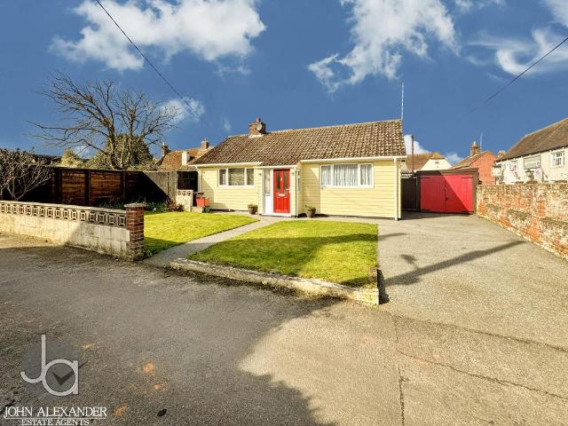 2 bedroom detached bungalow for sale