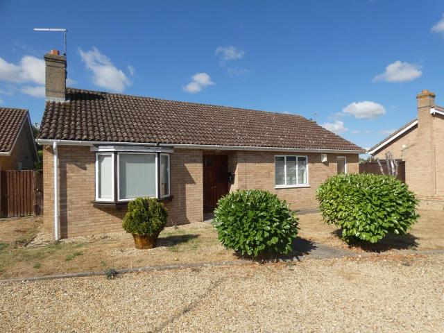 2 bedroom detached bungalow for sale