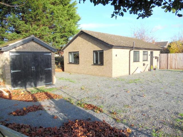 2 bedroom detached bungalow for sale