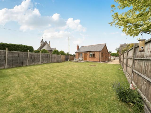 2 bedroom bungalow for sale