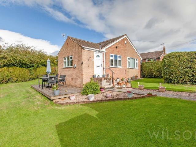 2 bedroom detached bungalow for sale