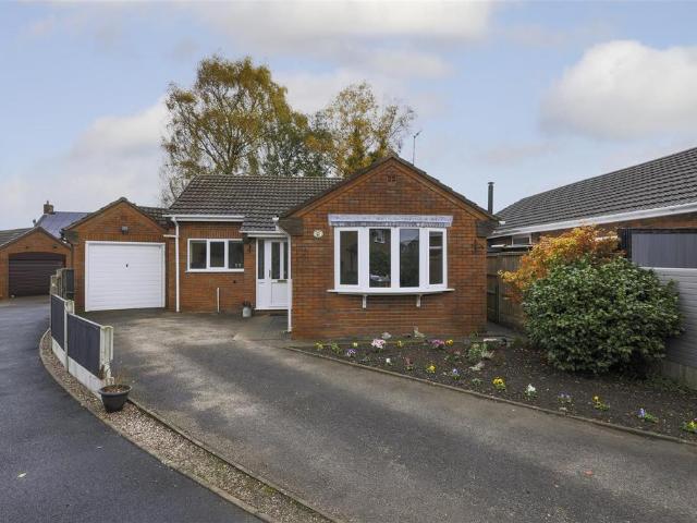 2 bedroom detached bungalow for sale