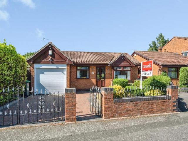 2 bedroom detached bungalow for sale