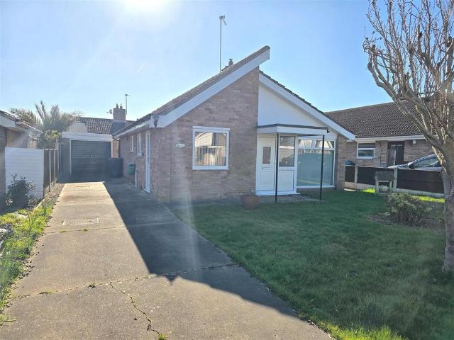 2 bedroom detached bungalow for sale