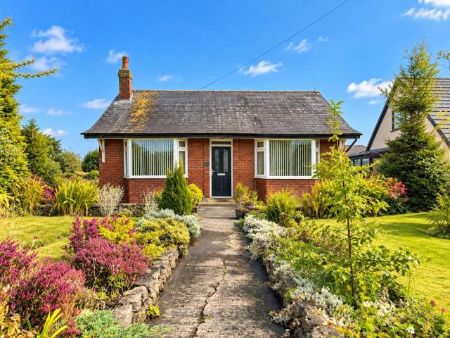 2 bedroom detached bungalow for sale
