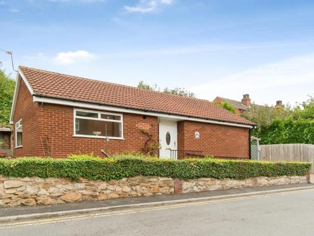 2 bedroom detached bungalow for sale