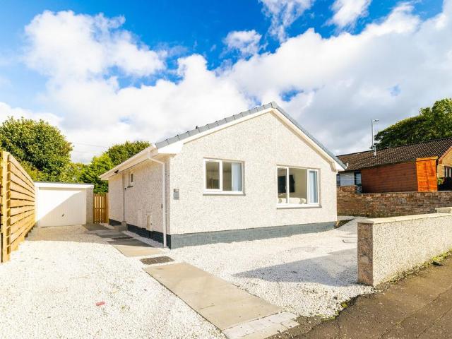 2 bedroom detached bungalow for sale
