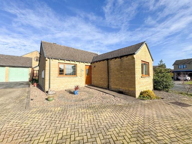 2 bedroom detached bungalow for sale