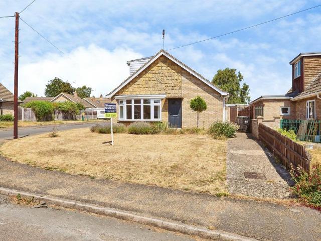 2 bedroom detached bungalow for sale