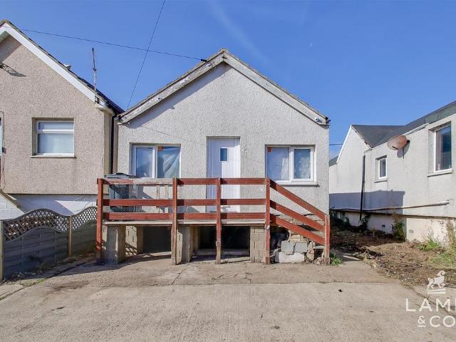 2 bedroom detached bungalow for sale