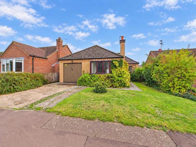 2 bedroom detached bungalow for sale