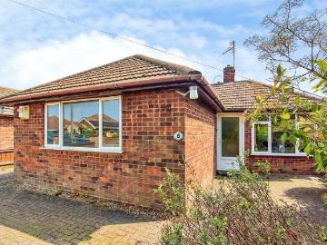 2 bedroom detached bungalow for sale