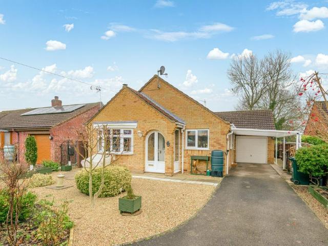 2 bedroom detached bungalow for sale
