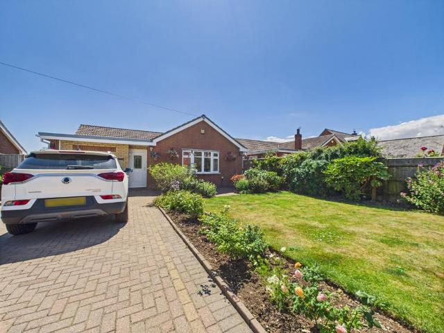 2 bedroom detached bungalow for sale