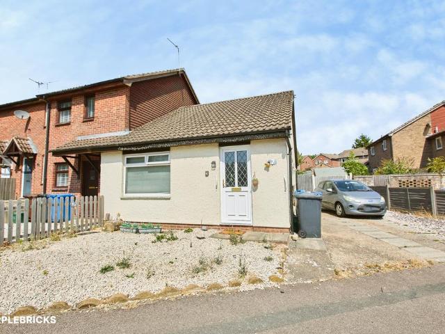 2 bedroom detached bungalow for sale