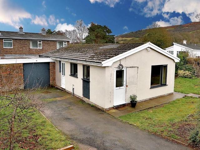 2 bedroom detached bungalow for sale