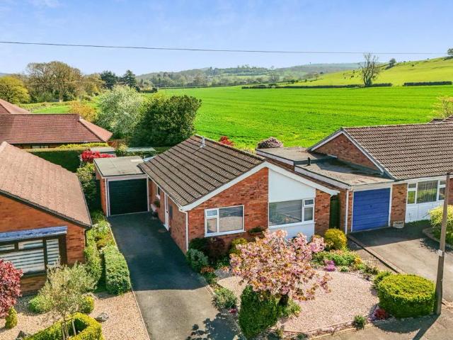2 bedroom detached bungalow for sale