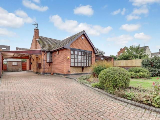 2 bedroom detached bungalow for sale