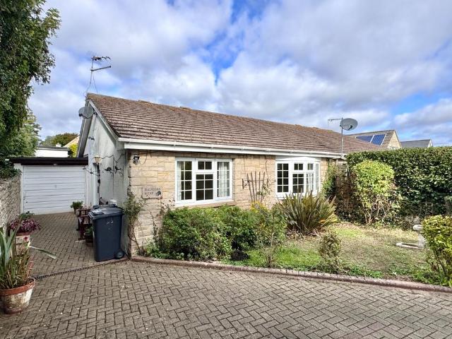 2 bedroom detached bungalow for sale