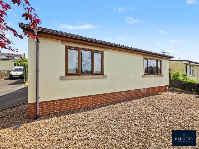 2 bedroom detached bungalow for sale