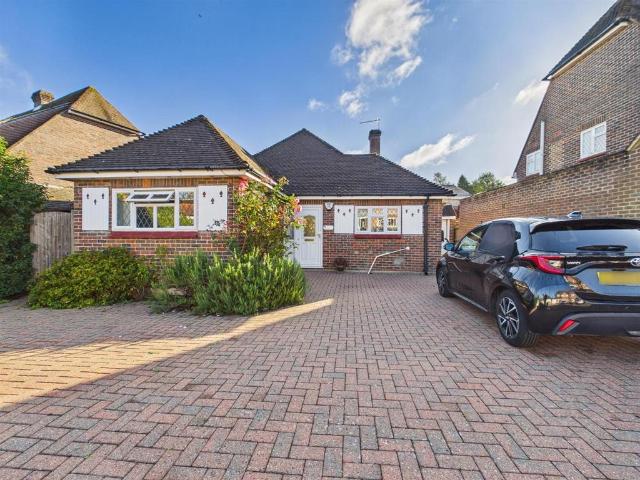 2 bedroom detached bungalow for sale