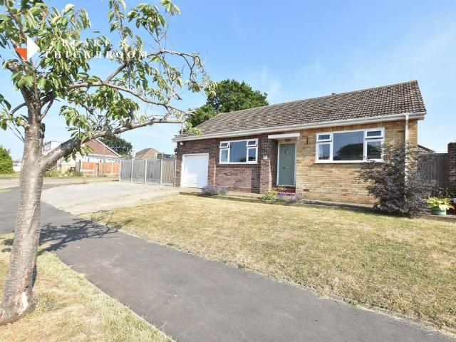 2 bedroom detached bungalow for sale