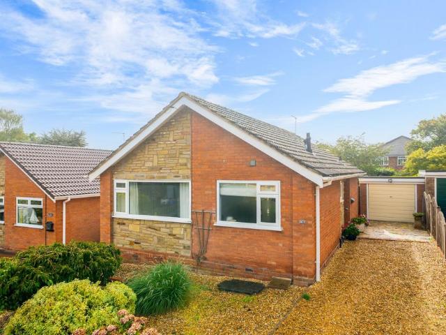 2 bedroom detached bungalow for sale
