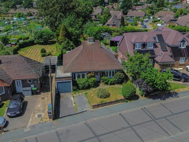 2 bedroom detached bungalow for sale