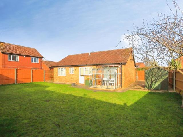 2 bedroom detached bungalow for sale