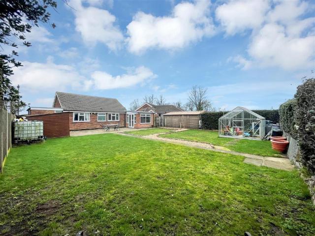 2 bedroom detached bungalow for sale