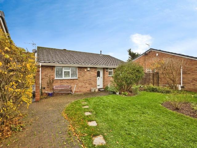 2 bedroom detached bungalow for sale