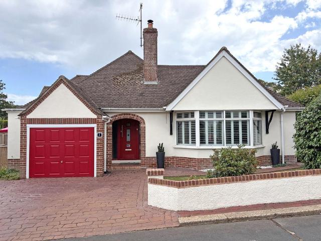 2 bedroom detached bungalow for sale