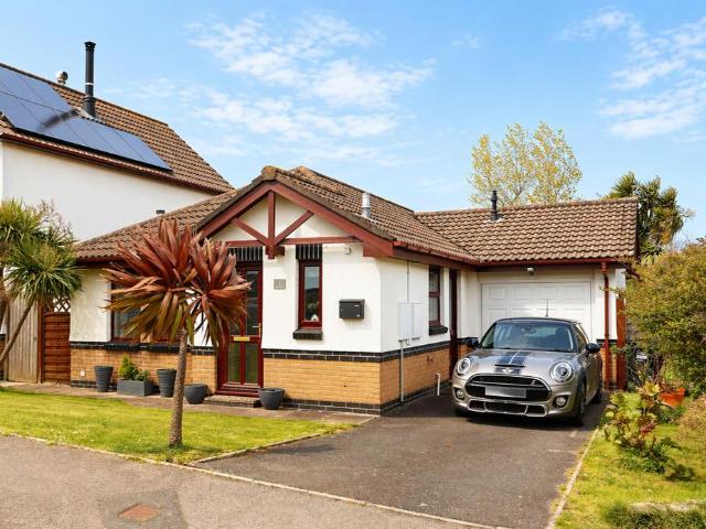 2 bedroom detached bungalow for sale