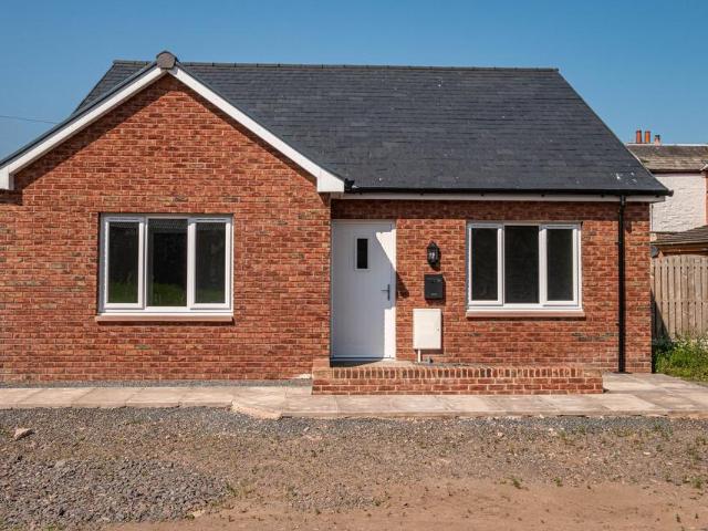 2 bedroom detached bungalow for sale