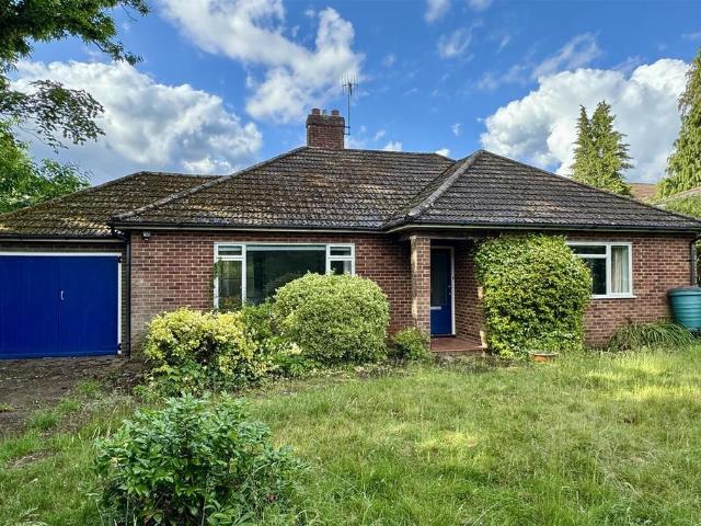2 bedroom detached bungalow for sale