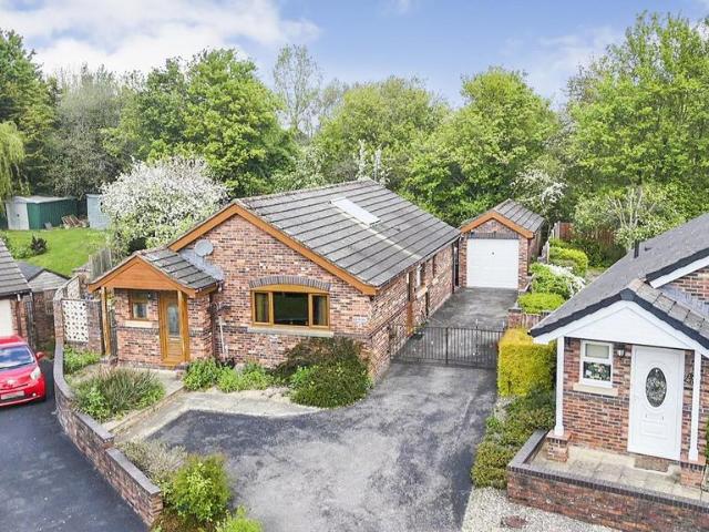 2 bedroom detached bungalow for sale