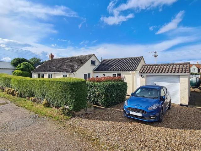 2 bedroom detached bungalow for sale