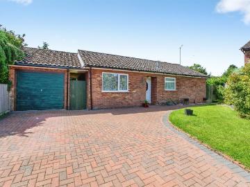 2 bedroom detached bungalow for sale