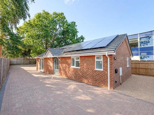 2 bedroom detached bungalow for sale