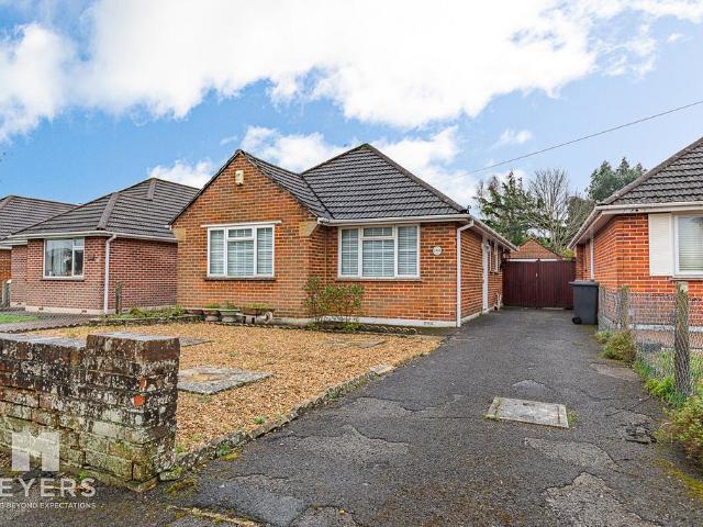 2 bedroom detached bungalow for sale