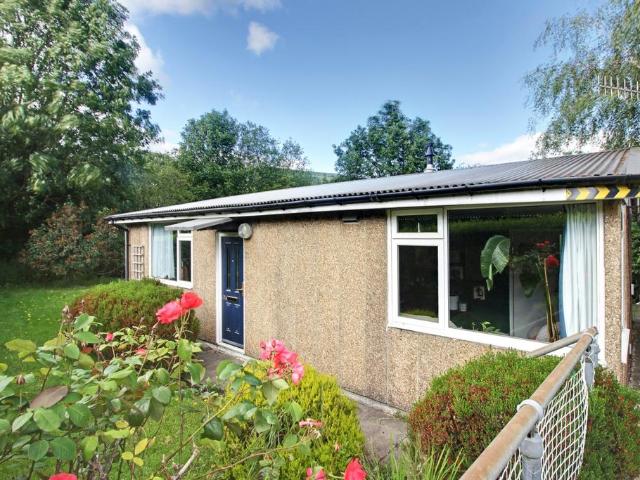 2 bedroom detached bungalow for sale