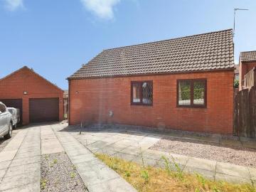 2 bedroom detached bungalow for sale